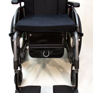 Wheelchair bag - flat, black, secure everything in front, made of truck tarpaulin, wheelchair accessories, rollibag.de flat wheelchair bag, robust