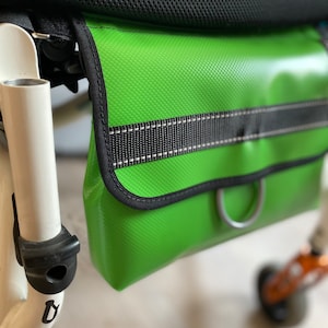 Wheelchair bag - front pocket - everything safely under control - Bv green