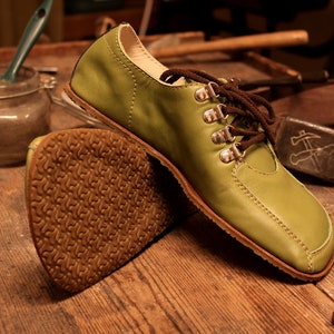 Mod. 7 | Barefoot shoes made of leather from the shoemaker | low cut | Green | wide shape