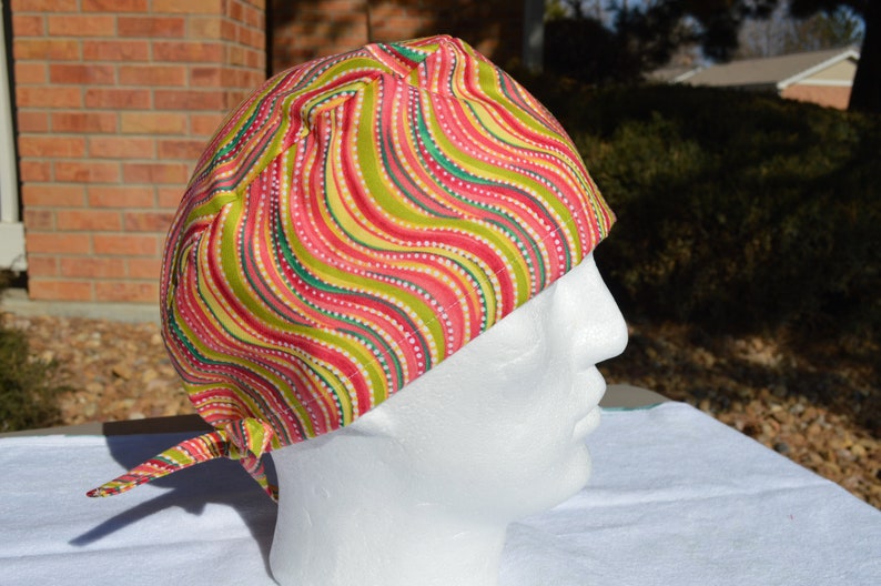 Men\u2019s Surgical Scrub Hat Scrub Hat Wavy Multi-Color Stripes Tie back Nurse Cap Doctor Hat.