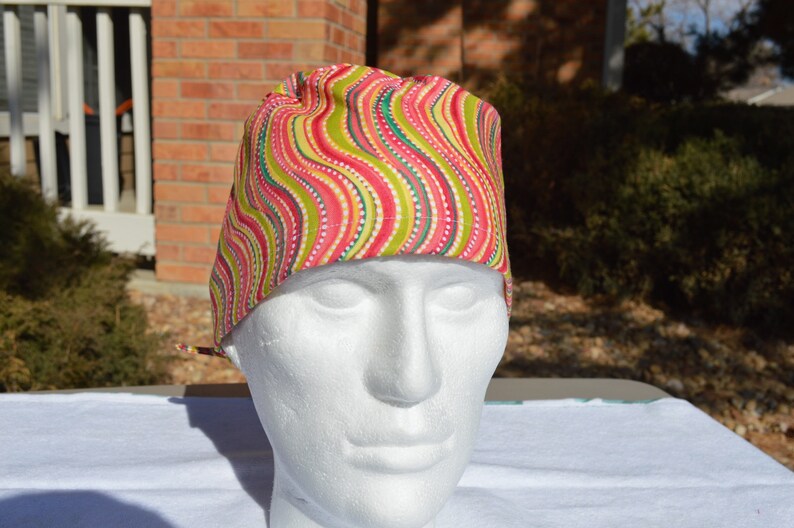 Men\u2019s Surgical Scrub Hat Scrub Hat Wavy Multi-Color Stripes Tie back Nurse Cap Doctor Hat.