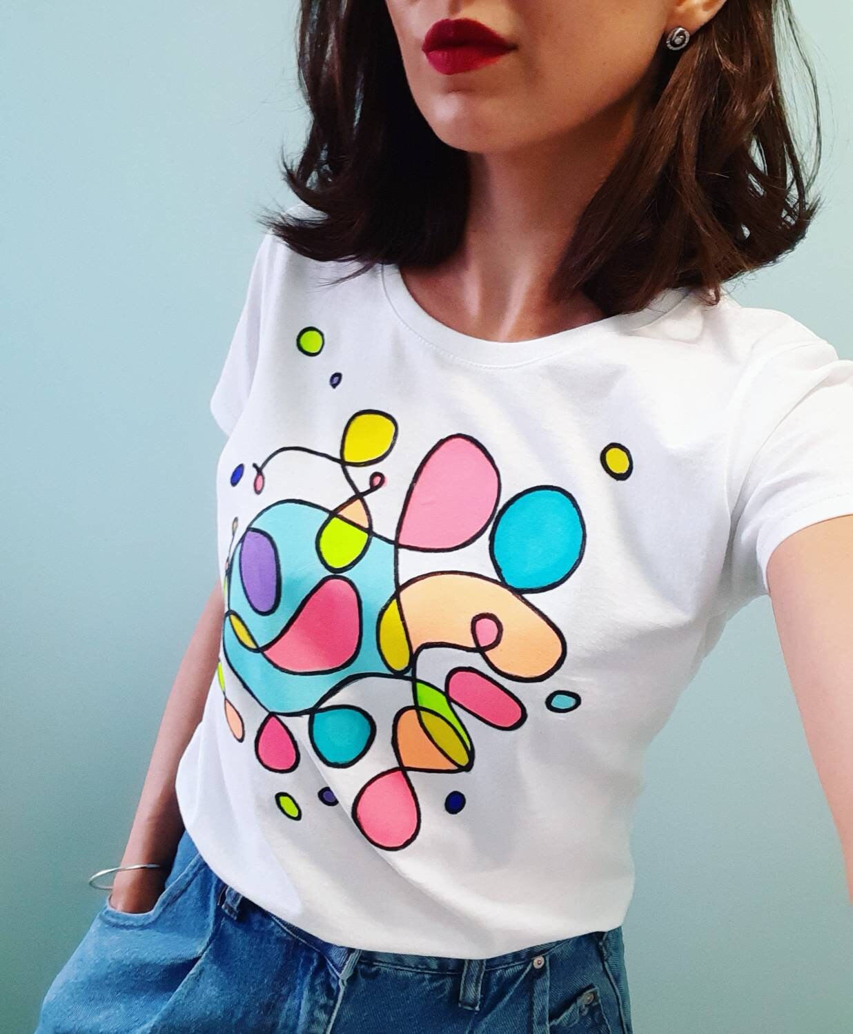 Camisetas Pintadas A Mano Originales Diseños Unicos Camiseta pintada a mano para mujer. Camiseta de arte colorido. | Etsy