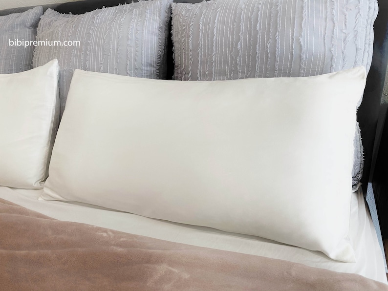 30 Momme 100 Mulberry Silk Pillowcase with Envelope Closure Standard