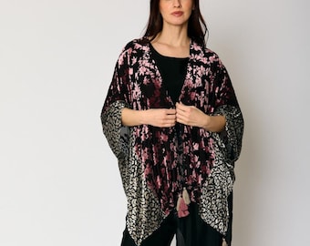 Kimono con nappe in velluto con stampa mista - Spolverino da festival boho, Kimono in velluto colorato délavé, leggero scialle con frange