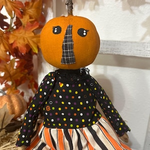 Primitive Pumpkin Head Doll – Handmade Halloween Folk Art, Painted Muslin Cloth Doll, Rustic Primitive Pumpkin Décor