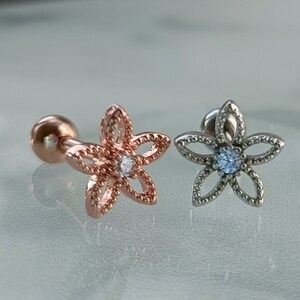 Boucle d'oreille piercing labret avec fleur en zircone cubique, Boucle d'oreille à fond vissé, acier chirurgical 316L, Bijoux minimalistes, Cartilage, Lobe d'oreille, Tragus