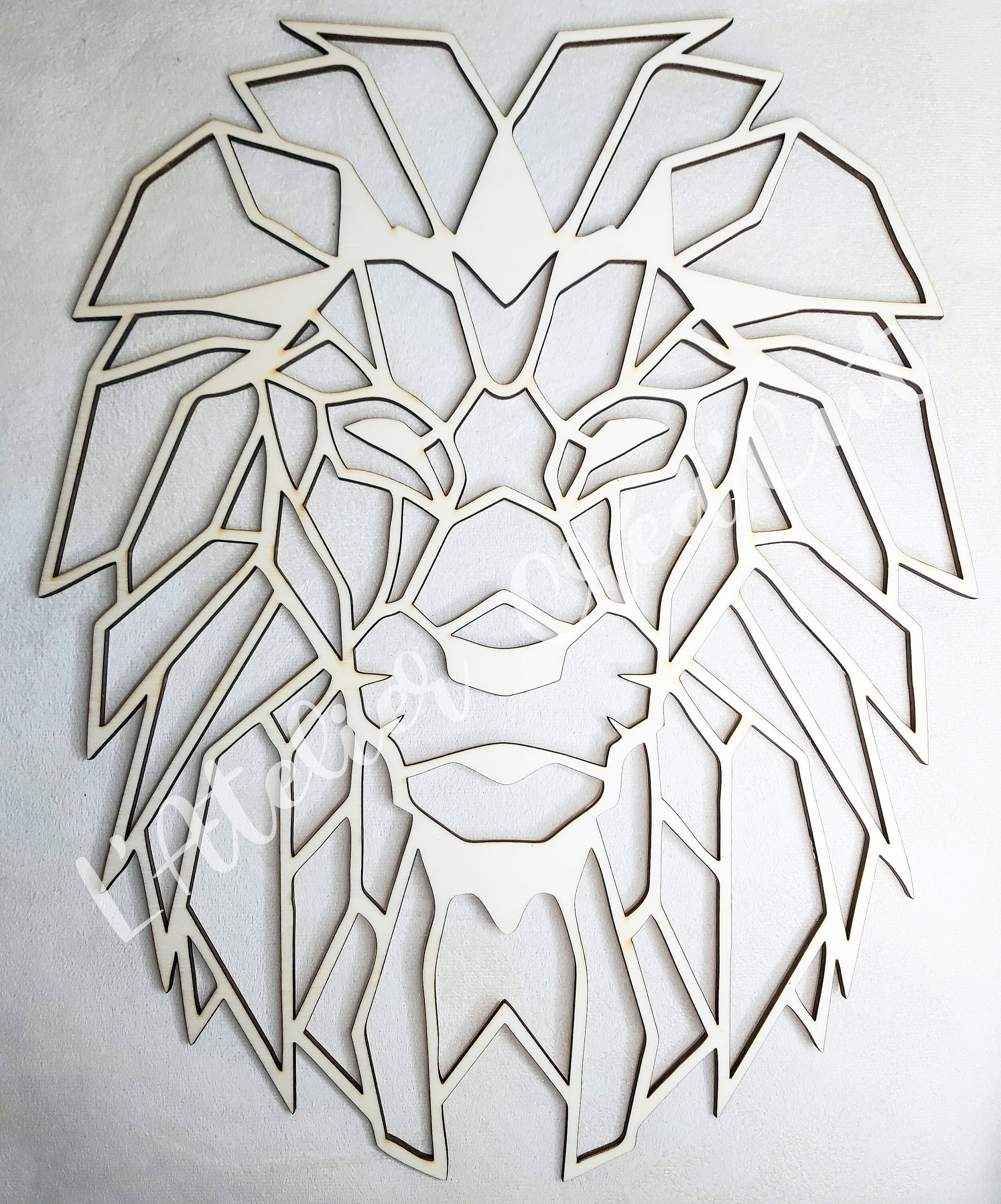 Lion Géométrique en Bois Décoration Murale