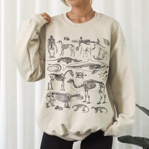 Zooarchaeology Skeleton Crewneck Vintage Animal Bones Sweatshirt Dark Academia Vulture Culture Goblincore Anatomy Veterinarian Biology Gift