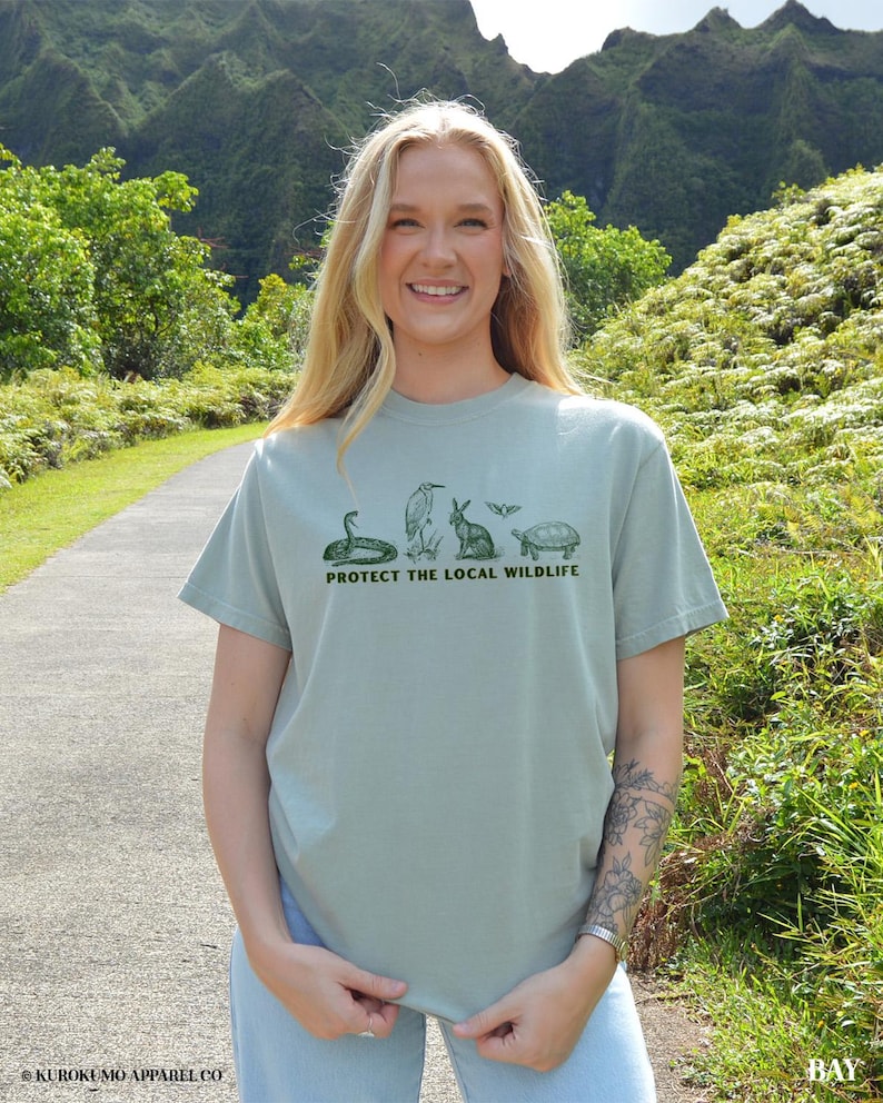 Protect the Local Wildlife Conservation Tshirt Forest Animals Shirt Granola Girl Camping Clothes Forestcore Graphic Tee Vintage Style Shirts bild 8