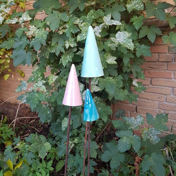 Insektenhotel N  , 3verschiedene Glasuren und Größen ,   Gartendekoration  , Keramik