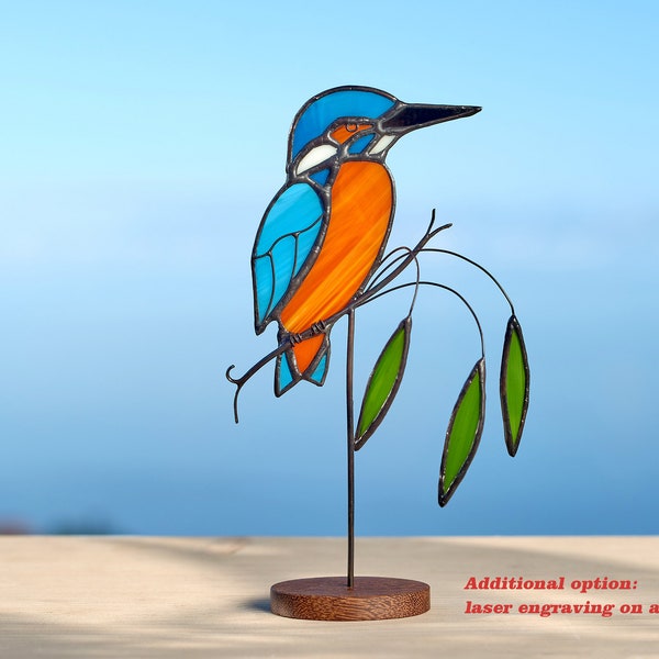 Glas in lood ijsvogel op houten standaard Glas in lood vogel Tuinornament Vogel suncatcher Veranda decoratie Vogelornament