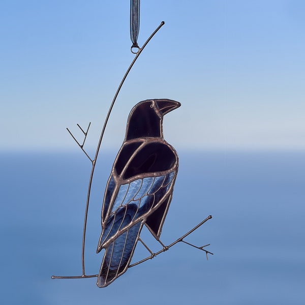 Glas Rabe auf dem Ast Krähe Glasmalerei Sonnenfänger Fensterbehang Gartendeko Vogel Sonnenfänger Gothic Fenster.