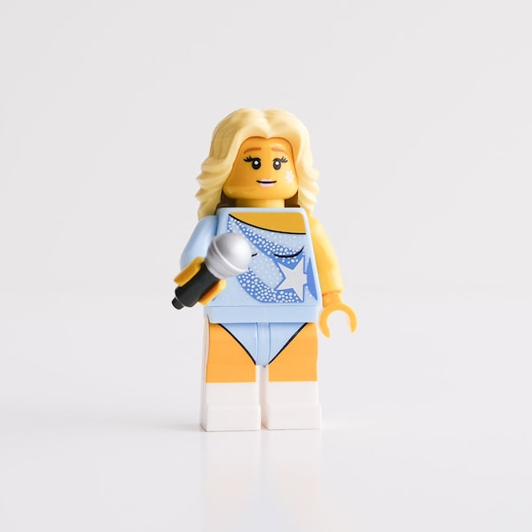 Taylor Swift, The Pop Culture Icon - custom assembly minifigure from genuine LEGO® parts / Gift for Taylor Swift Fans