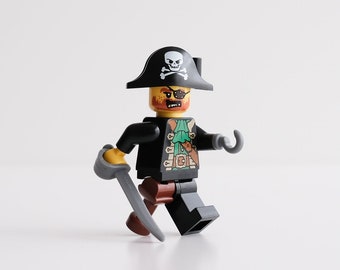 Captain Redbeard / Barbarossa pirate - custom assembly minifigure from genuine LEGO® parts / Great gift for pirate adventure fans