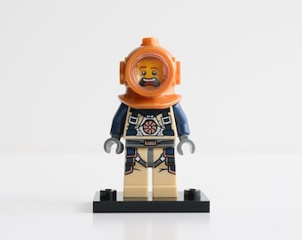 Professional Old-school Deep Sea Diver - Custom assembly minifigure from genuine LEGO® parts