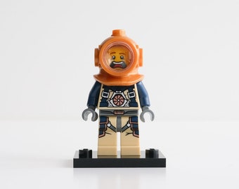 Professional Old-school Deep Sea Diver - Custom assembly minifigure from genuine LEGO® parts