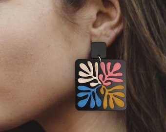 Pendientes colgantes de madera inspirados en Matisse, joyería inspirada en el arte, pendientes colgantes pintados a mano, pendientes recortados Matisse, BK129