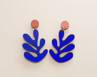 Henri Matisse geïnspireerd houten drop oorbellen, blauwe en roze oorbellen, kunst geïnspireerde sieraden, milieuvriendelijke BL5