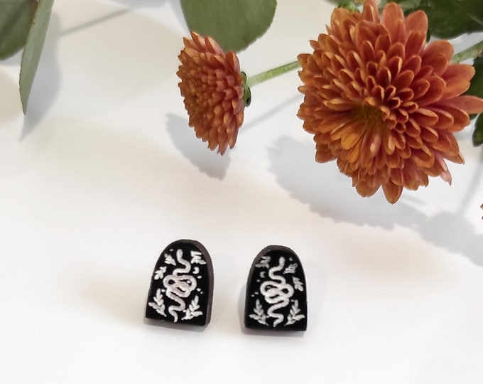 Snake Stud Earrings Elegant Reptile Inspired Jewelry