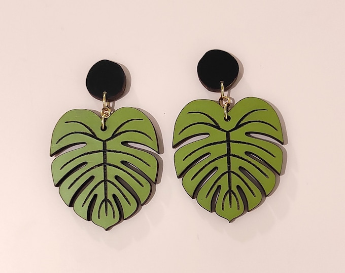 Monstera Leaf Earrings – Botanical Wooden Earrings, Green Nature Earrings, Gift for Her, Plant Lover Jewelry, Elegant Boho Style