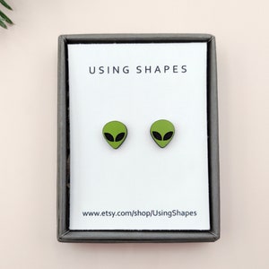 Green Alien Stud Earrings, Alien Stud Earrings, Post Earrings, Alien Jewelry, Grunge Earrings 90s, UFO jewelry, Eco friendly, SGR06