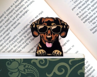 Personalized Dachshund Bookmark: Engraved Wooden Weiner Dog with Sunglasses