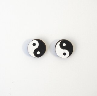 Orecchini Yin Yang In Acciaio Inossidabile - Simbolo Di Armonia E Equilibrio - Pendenti Bianco E Nero, Confezione Regalo In Sacchetto Di Velluto