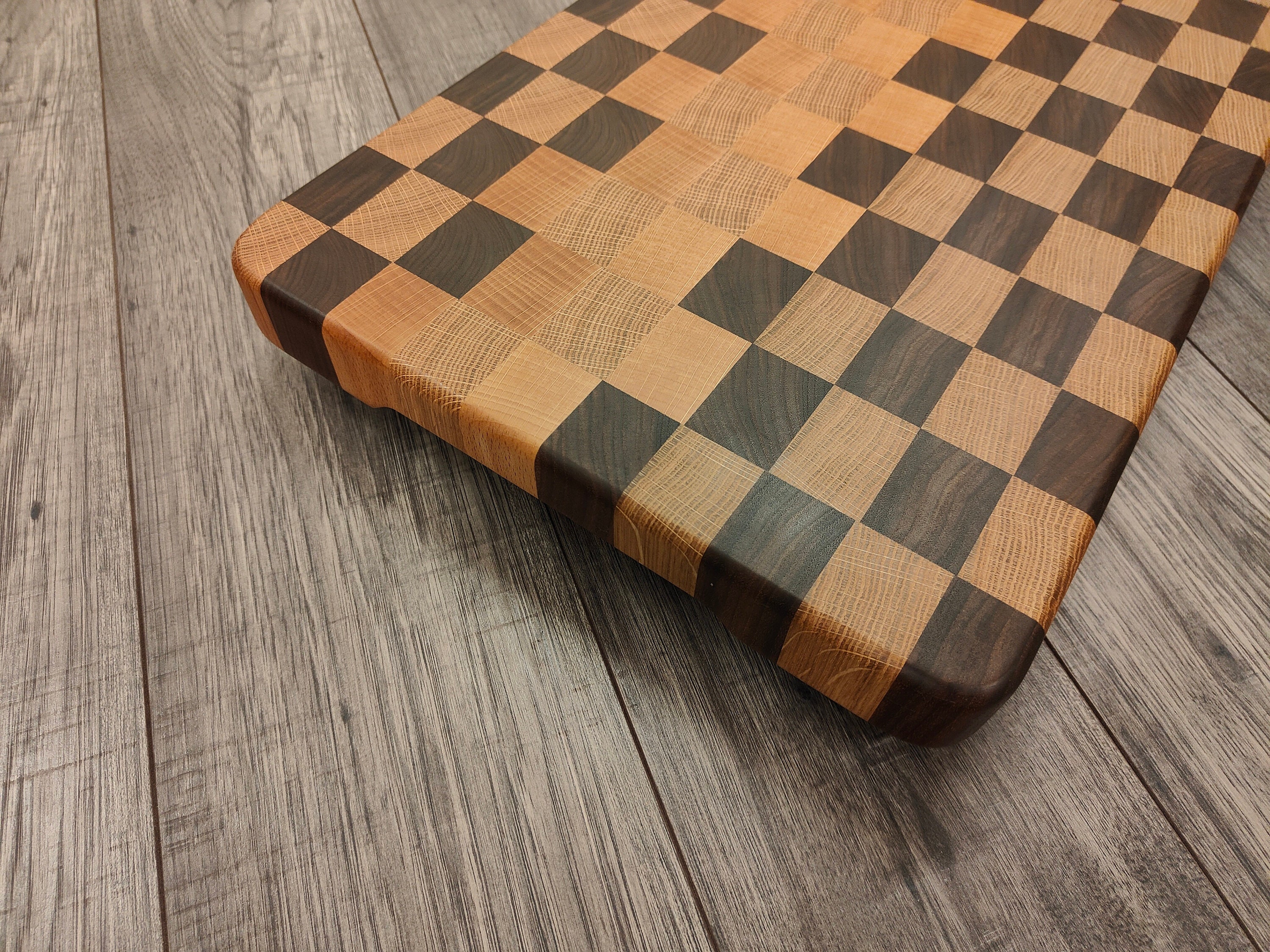 First end grain cutting board made of white oak. A couple pals already want  one for themselves. : r/woodworking