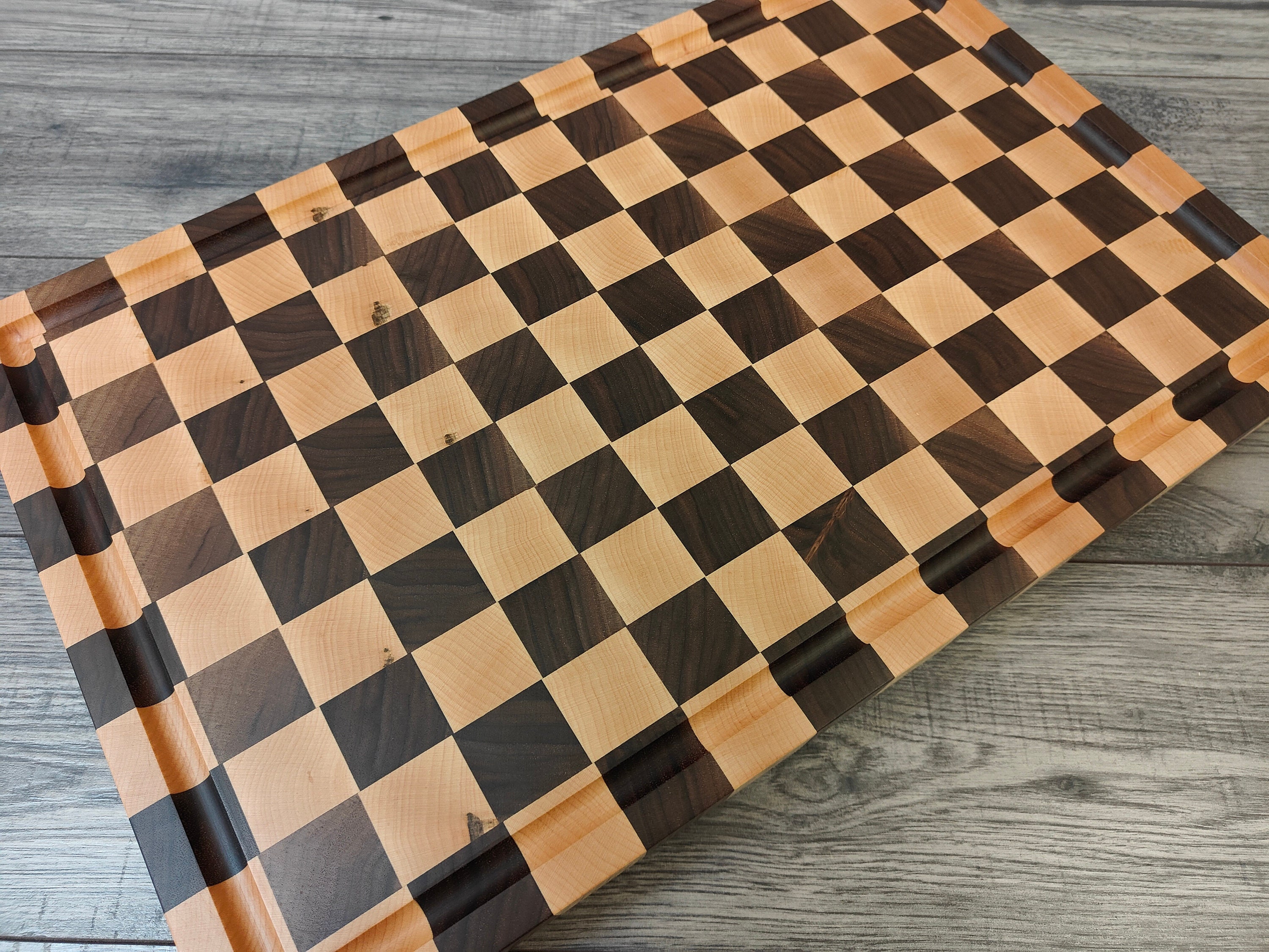 Walnut & Maple Chequered Design End Grain Chopping Board With a Juice  Groove 