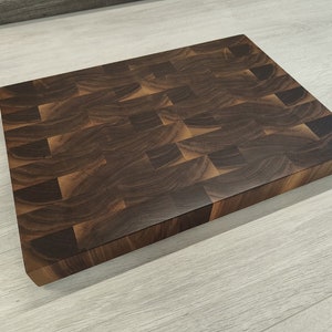 Walnut End Grain Chopping Board - Choice of Sizes - Always with Walnut the grain patterns are incredible