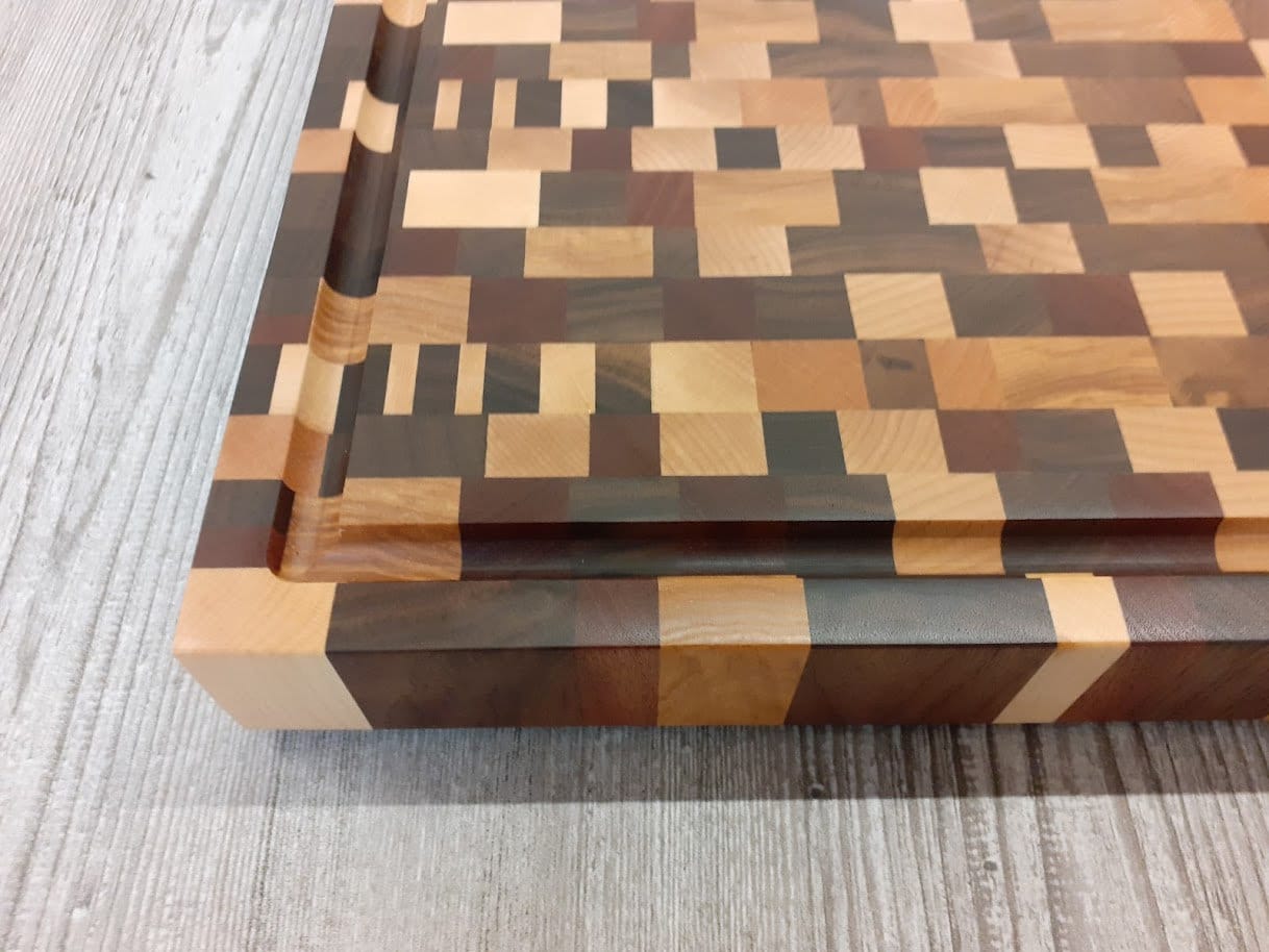 end grain cuttingboard with a woven patern of hard maple and tigerwood -  Kitchen artwoods