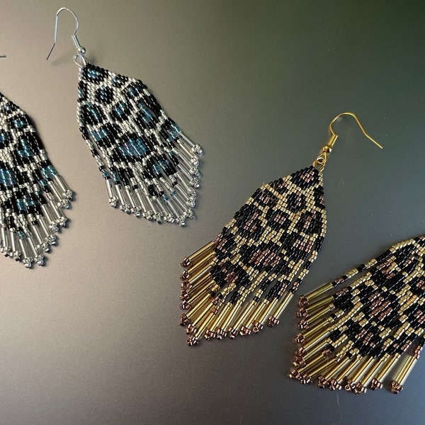 Boucles d’oreilles longues a frange motif leopard