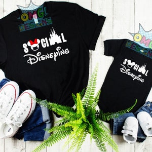 Disney Castle Shirt, Disney Castle Baby Onesie, First Disney Trip Onesie, Disney Baby Clothes, disney world castle shirt,disney world Onesie
