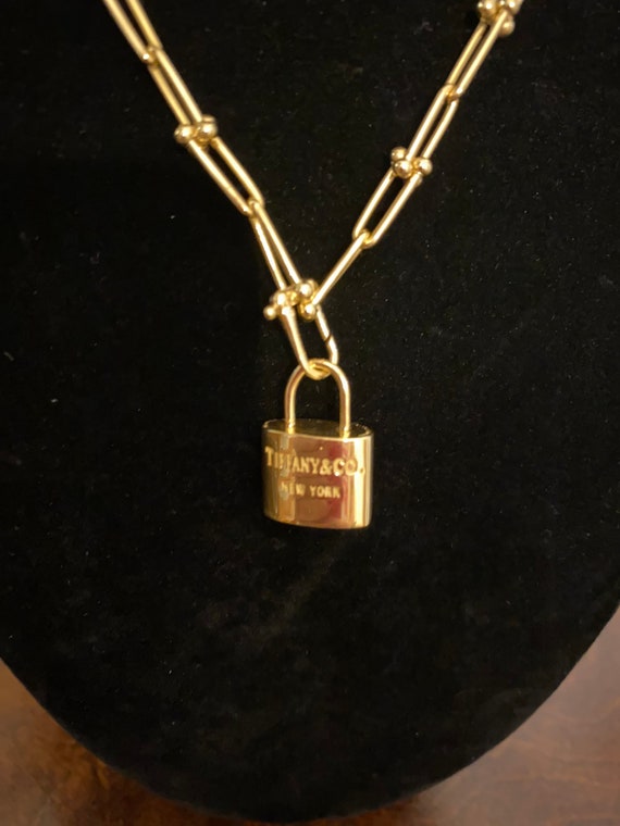 18k real gold  necklace chain with pendant. - image 8