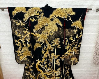 SALE,   Uchikake,Kimono,Japanese kimono Robe,Wedding Robe,Silk,  Fabric, original, furniture art 　