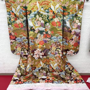 Japanese Kimonos: Wear a Piece of Japanese Culture.Authentic Japanese Kimonos for Sale. UCHIKAKE,Wedding Kimono,Silk,  Fabric, original.