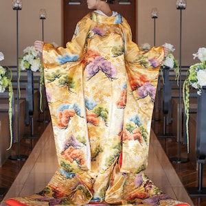 Price Down.Japanese Kimonos: Wear a Piece of Japanese Culture.Authentic Japanese Kimonos for Sale. UCHIKAKE,Wedding Kimono,Silk,  Fabric.