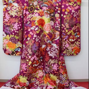 Price Down.Japanese Kimonos: Wear a Piece of Japanese Culture.Authentic Japanese Kimonos for Sale. UCHIKAKE,Wedding Kimono,Silk,  Fabric,