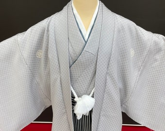 Second-hand goods. Only men's kimono and haori are sold. [MONTSUKI][HAORI][KIMONO]Japanese kimono.P-929-6
