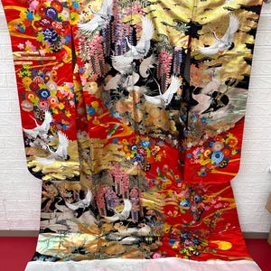 Japanese Kimonos: Wear a Piece of Japanese Culture.Authentic Japanese Kimonos for Sale. UCHIKAKE,Wedding Kimono,Silk,  Fabric, original.