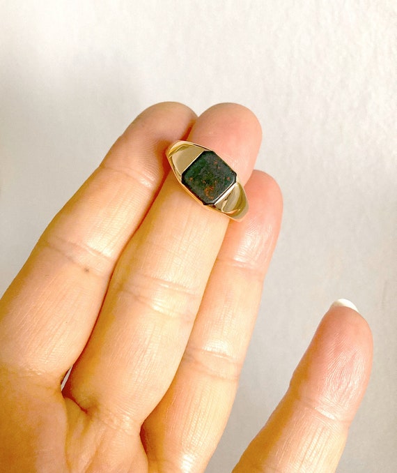 Mens vintage 9ct gold bloodstone signet ring, gent
