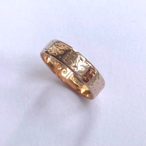Solid 22ct gold wedding band, 22k gold wedding ring size J, patterned gold wedding band, hallmarked 22ct gold ring, 22k gold stacking ring