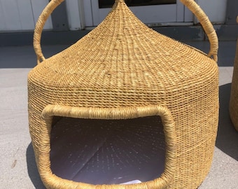 Handwoven Pet Basket – Sustainable Woven Dog/Cat Bed