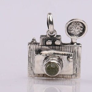 Photo Camera Necklace, Vintage Camera Necklace, Retro Photo Camera Pendant, Photography Lover Jewelry, Photographer Gift