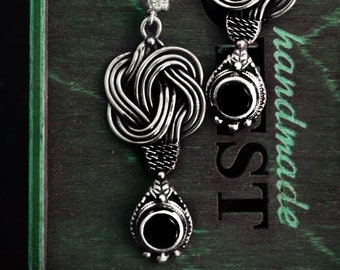 Boucles D'oreilles Anciennes XIXe Siècle En Argent Poinçonné Avec Onyx étoilé - Dormeuses