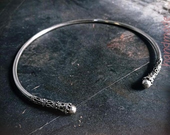 Torque Celtic choker, pegan handmade Celtic choker, front open Celtic necklace, collar silver necklace