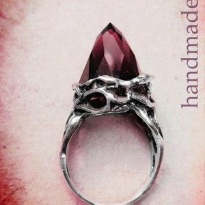 Faceted pyramid shaped quartz vintage silver ring