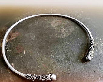 Torque Celtic choker, pegan handmade Celtic choker, front open Celtic necklace, collar silver necklace