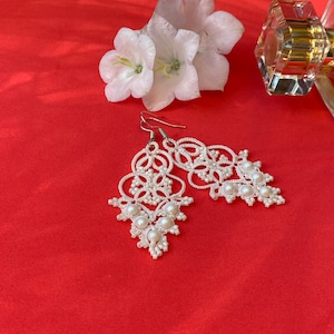 Tatted (Occhi) Earrings with fine Seed Beads and Pearlescent Glass Pearls | Statement Earrings | Lace Earrings | Gift Ideas