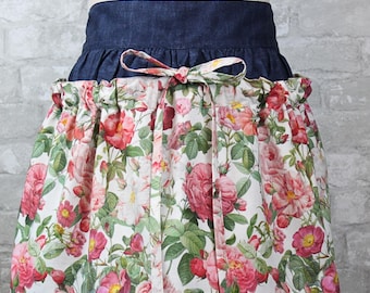 Garden Harvest Apron with Deep Pockets | Gathering Eggs Veggies Fruits Apron | Unique Floral Design Gift